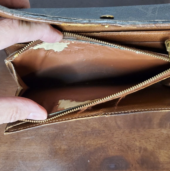 Louis Vuitton Mono Snap Wallet - Picture 6 of 13